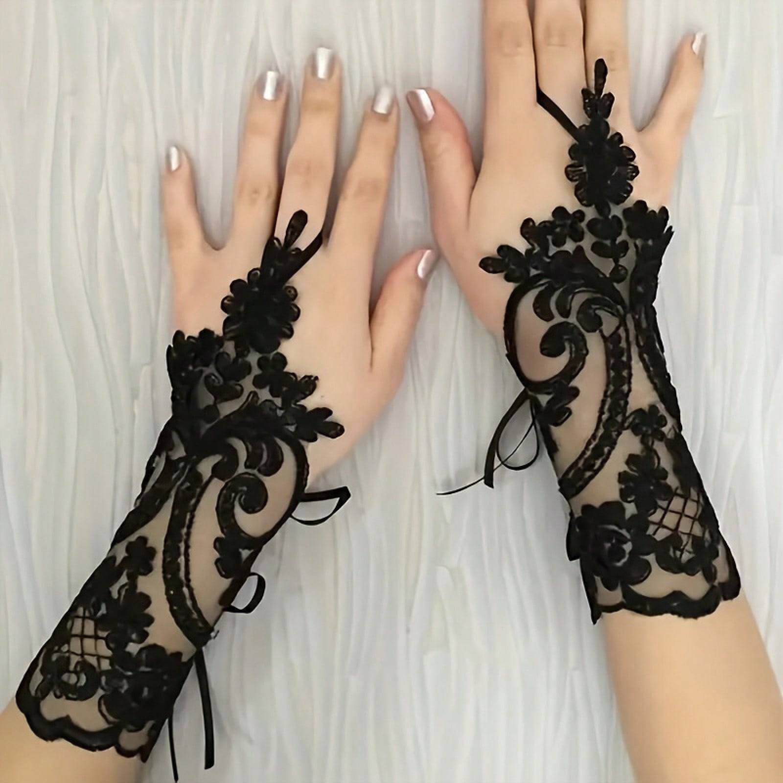 Fingerless Glove Knit - Women's Elegant Gothic Lace Gloves -